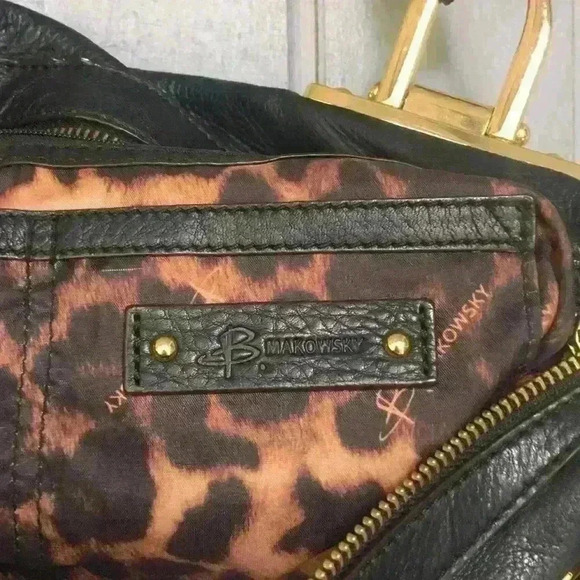 B. Makowsky Black Shoulder Bag Gold Hardwa… - Picture 4 of 8